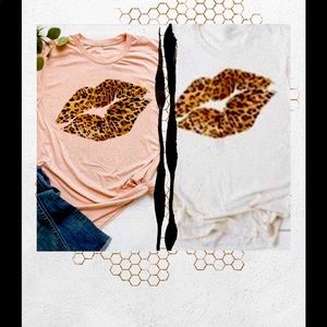 Pink or white leopard lips T-shirt!